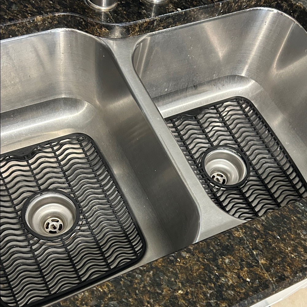 Rubbermaid Black Grates